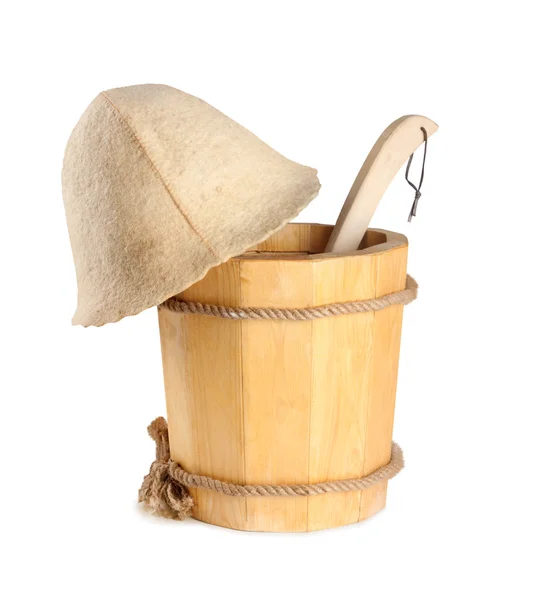Wooden bucket with ladle and heat for the sauna — Stock Photo, Image
