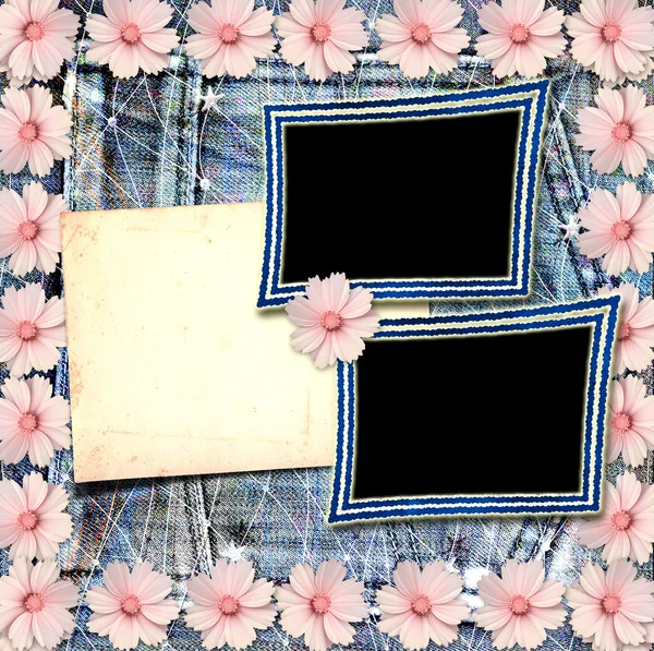 Velho cartão postal vintage com belas flores rosa em jeans azul b — Fotografia de Stock