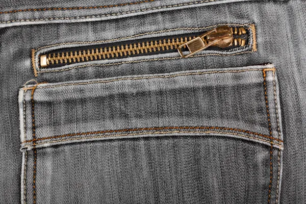 Tasca posteriore in jeans neri. Bello stile casual — Foto Stock