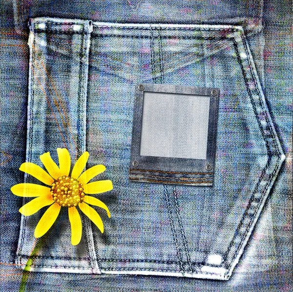 Alte Vintage Postkarte mit schönen gelben Blumen auf blauer Jeans — Stockfoto