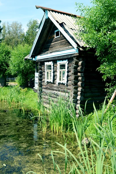 Antica casa in legno russo — Foto Stock