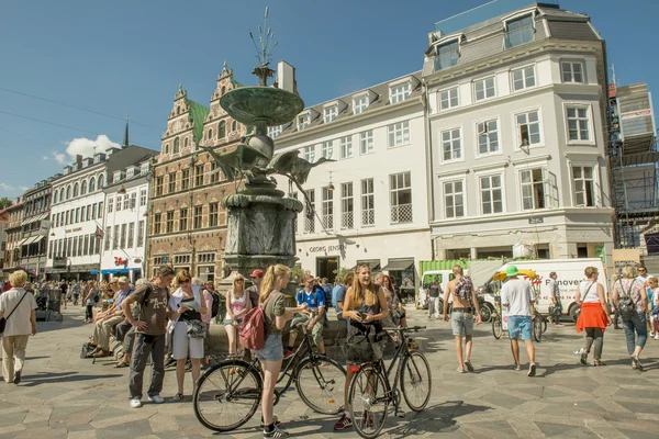 Туристы в Копенгагене . — стоковое фото