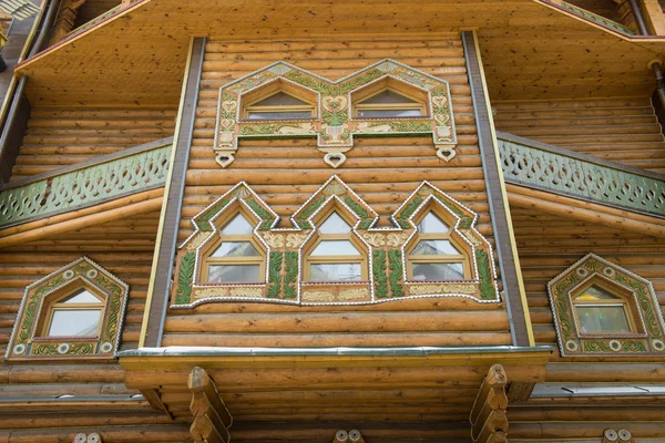 Ornamento de madeira — Fotografia de Stock