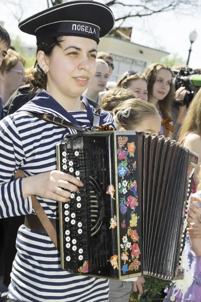 Girl with accordion — Stock Photo, Image