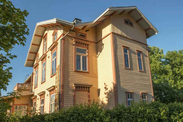 Scandinavische houten huis — Stockfoto