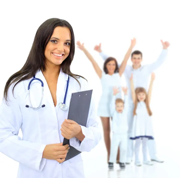 çekici bir kadın doktor ve aile üzerinde beyaz izole