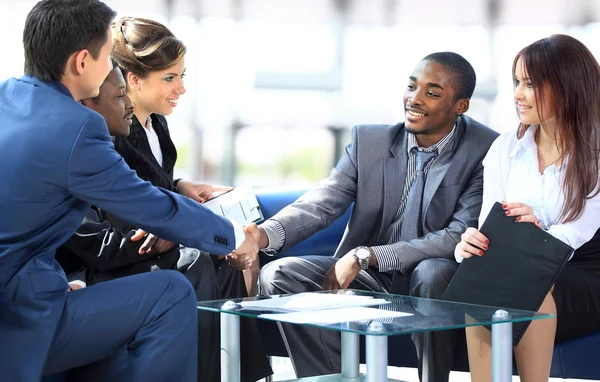 Viele isolierte Porträts von Unternehmen — Stockfoto