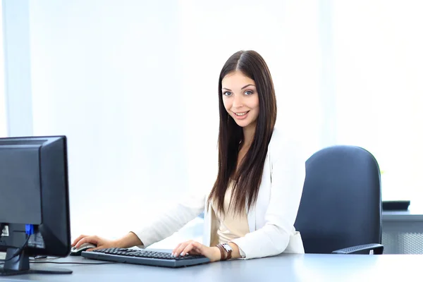 Mujer de negocios moderna en la oficina — Foto de Stock