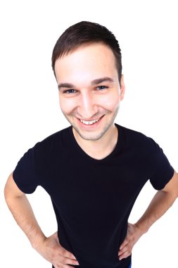 gülümseyen ve kameraya bakarak mutlu adam