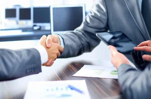 Business people shaking hands — Stock Photo, Image
