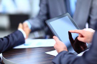 Dijital tablet tutan adam