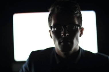 up.Employee arka planda çalışma alanı kapatın