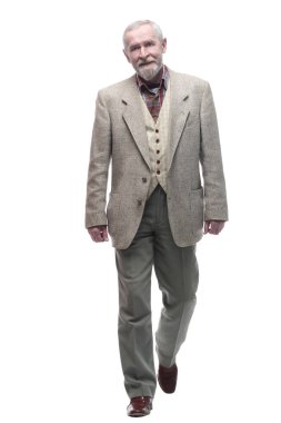 Tam gelişim. Kendinden emin yaşlı adam ileri doğru yürüyor. .