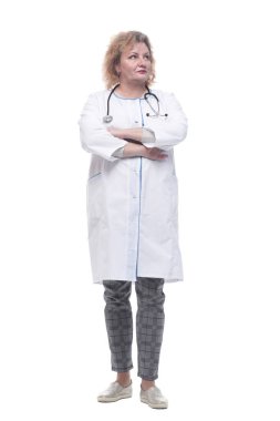 Steteskopu olan yaşlı bir kadın doktor..