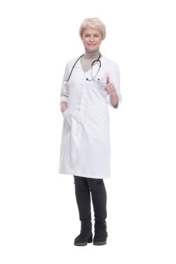 Steteskoplu sorumlu kadın doktor. bir beyaz üzerinde izole
