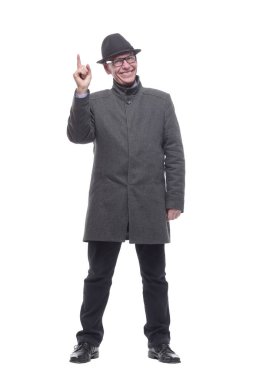 Şapkalı ve sonbahar montlu duygusal adam. .