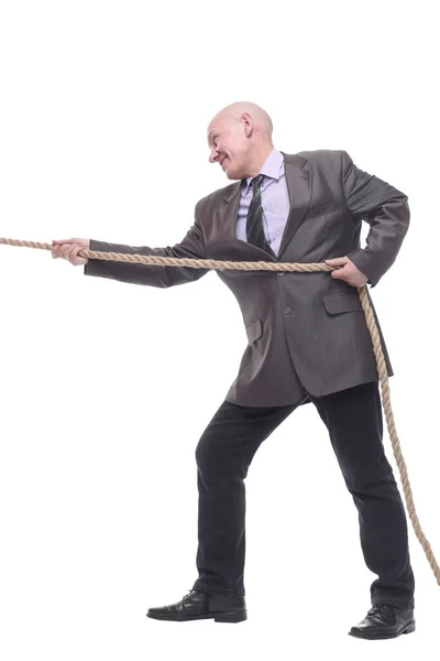 El hombre de negocios tira de una cuerda. aislado en un blanco — Foto de Stock