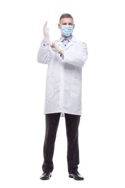 Tam gelişim. Koruyucu maskeli ve eldivenli doktor.