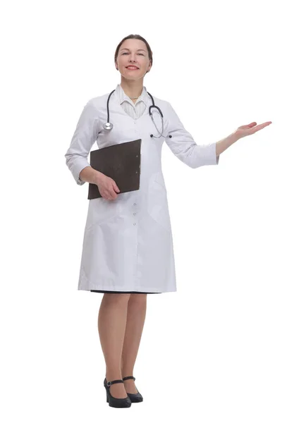 I full tillväxt. kvinnlig läkare med urklipp. — Stockfoto