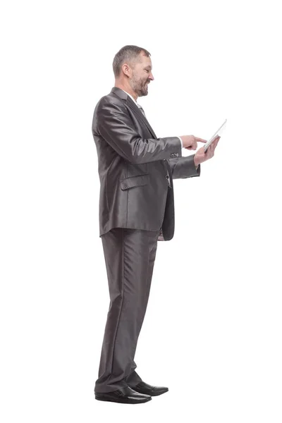 Homem de negócios com um tablet digital. isolado sobre um fundo branco. — Fotografia de Stock