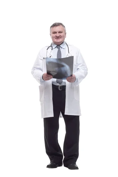 In volle groei. bevoegde arts met een röntgenfoto. — Stockfoto