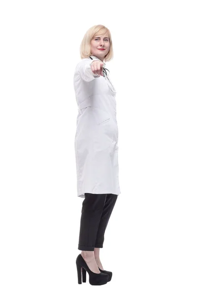 Qualifizierte Ärztin. isoliert auf weißem Hintergrund. — Stockfoto