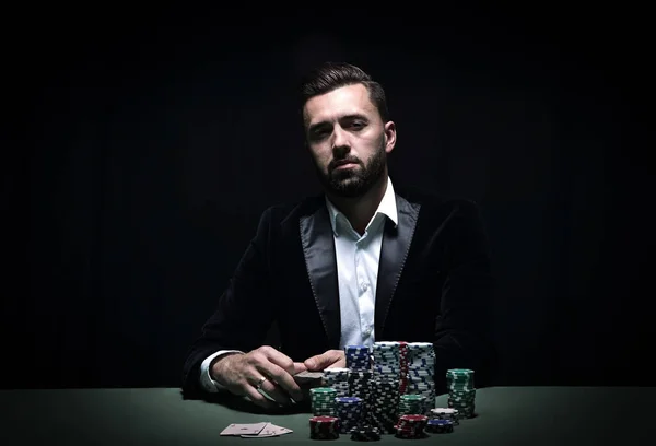 Portrét profesionálního hráče pokeru — Stock fotografie