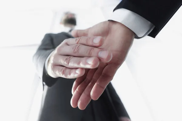 Two business men going to make handshake — Stock Photo, Image