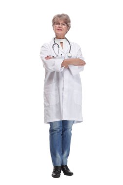 Steteskoplu gülümseyen doktor kadın.