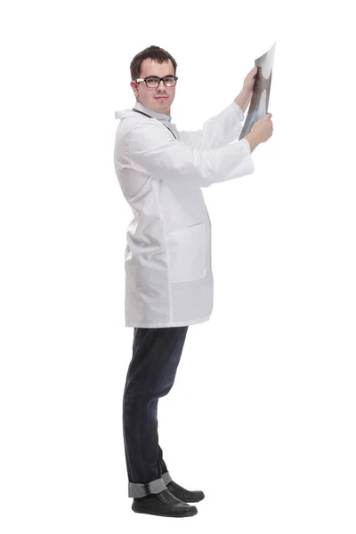 Side view of medical doctor looking at a x-ray image — Stock Photo, Image