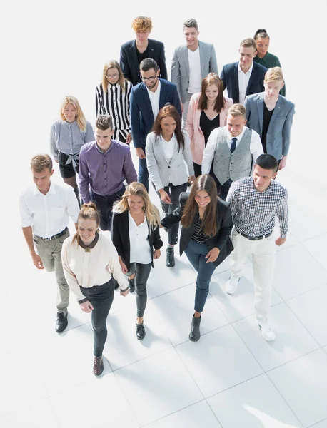Bovenaanzicht. groep jonge ondernemers die een nieuw kantoor betreden — Stockfoto