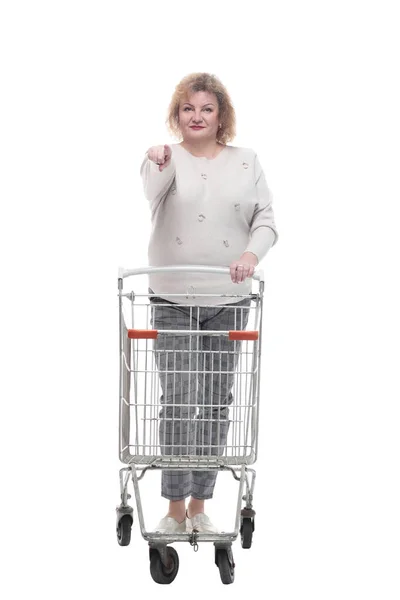 Comprimento total. mulher adulta casual com carrinho de compras. — Fotografia de Stock