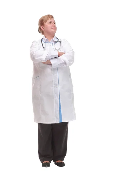 Hermosa atractiva feliz sonriente médico médico enfermera de pie con los brazos cruzados —  Fotos de Stock