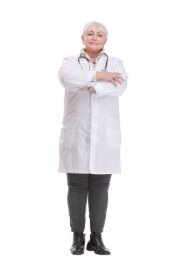 Güzel, güzel, mutlu, gülümseyen kadın doktor doktor hemşire kolları bağlı duruyor.