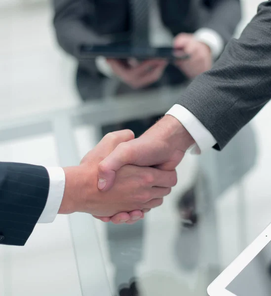 Uzavřít up.financial partneři handshake — Stock fotografie