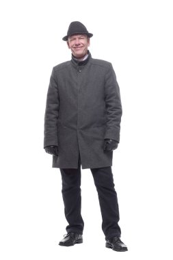 Şapkalı ve sonbahar ceketli zeki bir adam. beyaz arkaplanda izole edilmiş.