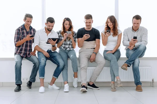 modern araçlar kullanarak iş takım