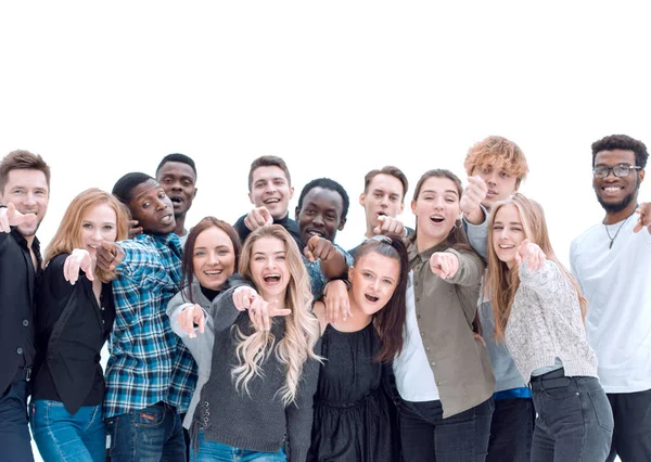 In voller Länge. Gruppe fröhlicher junger Leute, die auf dich zeigen — Stockfoto