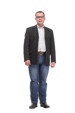 Gözlüklü, gülümseyen genç iş adamının ön görüntüsü. Kameraya bakıyor.