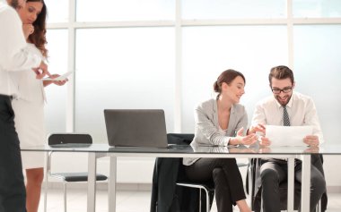 iş takım iş issues.photo kopya alanı ile tartışıyor