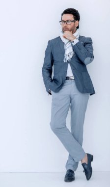 kopya alanı ile beyaz background.photo tarih içinde tam growth.pensive iş adamı