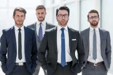 Grup profesyonellik office.the kavramı ayakta iş adamları