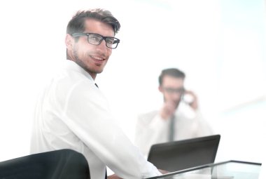 ofiste Desk.business arka plan oturan view.employees arka.