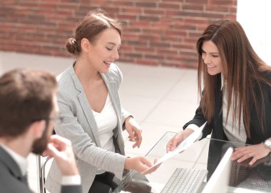 iş takım çalışma belgesi anlatılmaktadır. Office hafta içi