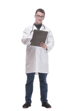 Tam gelişim. Dosyası olan kendine güvenen bir erkek doktor. beyaz arkaplanda izole edilmiş.