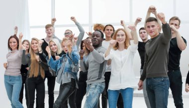 Kapat. Birlikte duran eğlenceli bir arkadaş grubu. Başarı kavramı