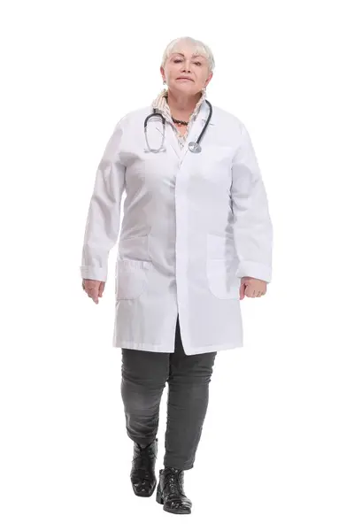 Front View Female Doctor Walking Camera Smiling Isolated White Background — Stock Photo, Image