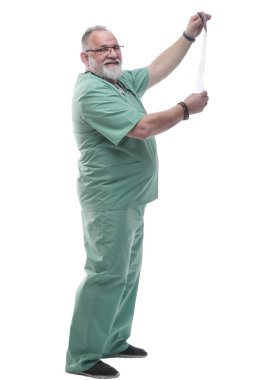 Tam gelişim. Deneyimli bir doktor hastanın röntgenine bakıyor. bir beyaz üzerinde izole