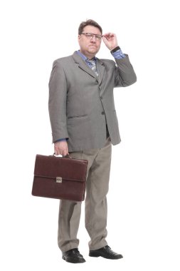 Tam boy. Deri çantalı bir iş adamı. beyaz arkaplanda izole edilmiş.