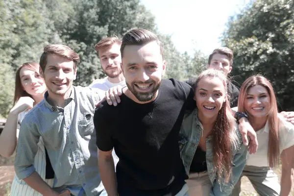 Group Successful Young People Team Building Outdoors — Stock Photo, Image